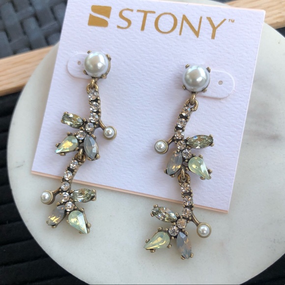 Gorgeous Rhinestone Cascading Earrings - Picture 7 of 17